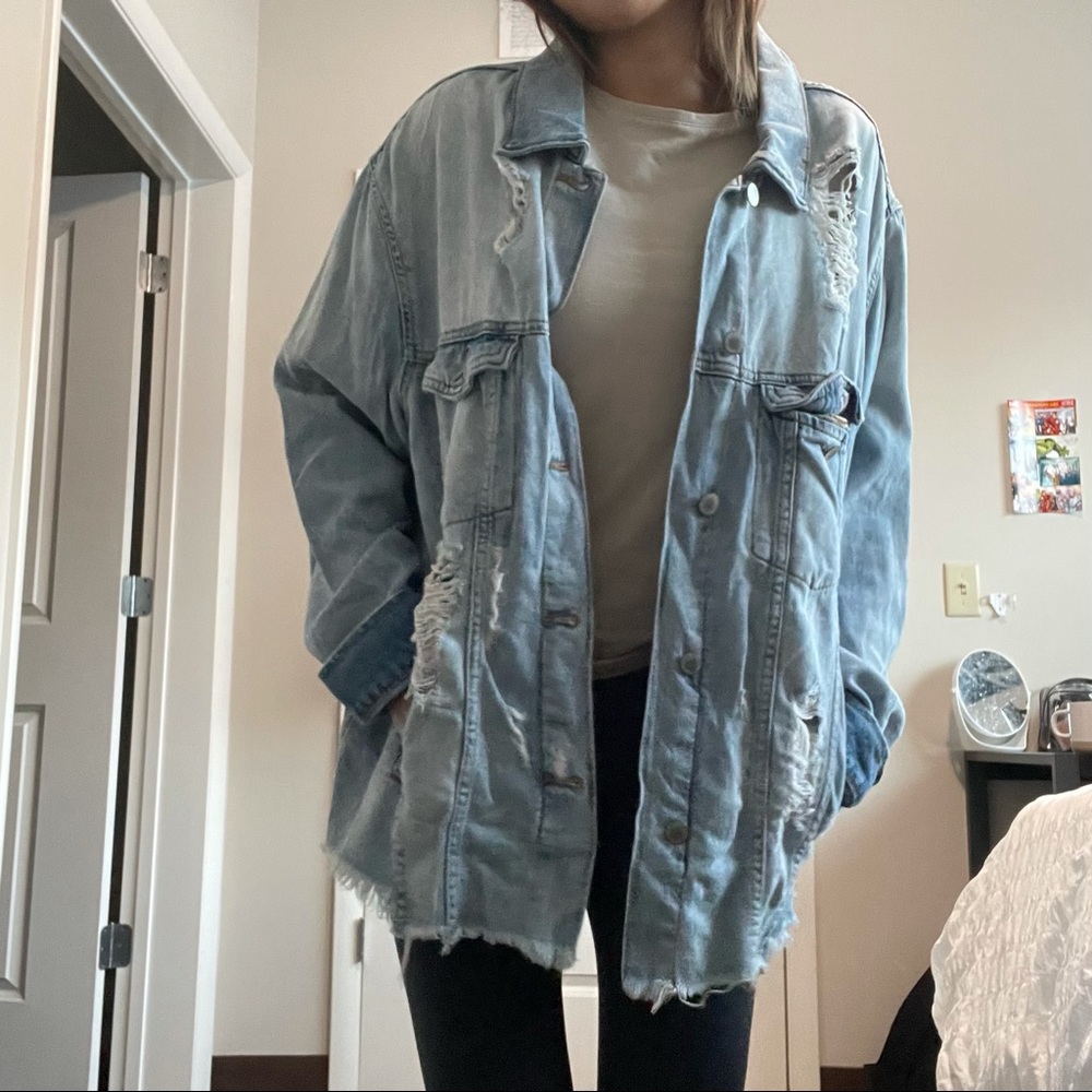 H&M DIVIDED DISTRESSED OVERSIZED DENIM JACKET